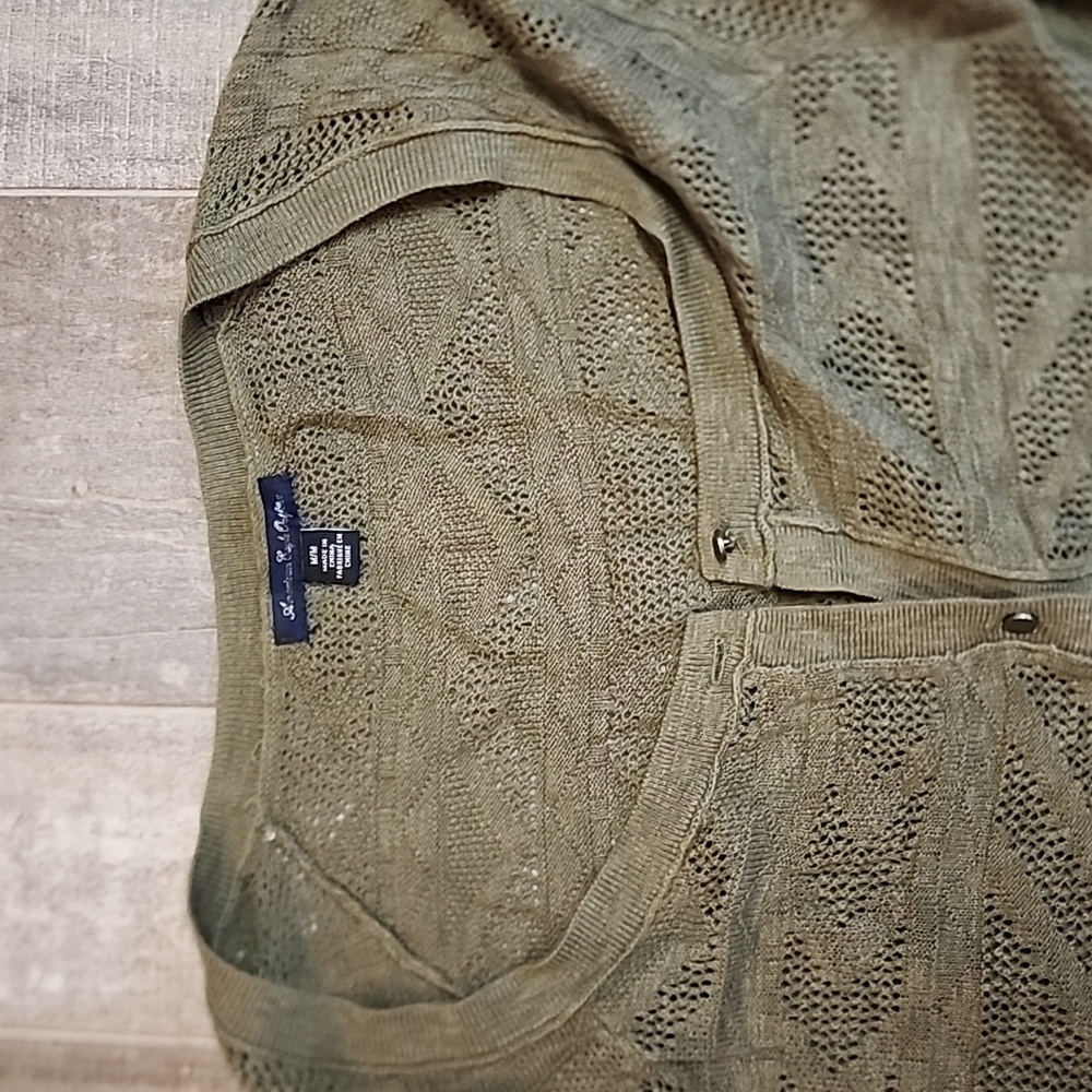 American Eagle brand cardigan sweater in olive 🫒 green - Picture 8 of 10